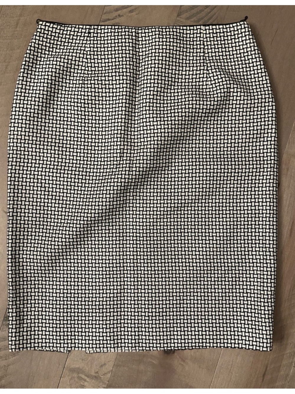 White House Black Market Black and White Geometric Pencil Skirt